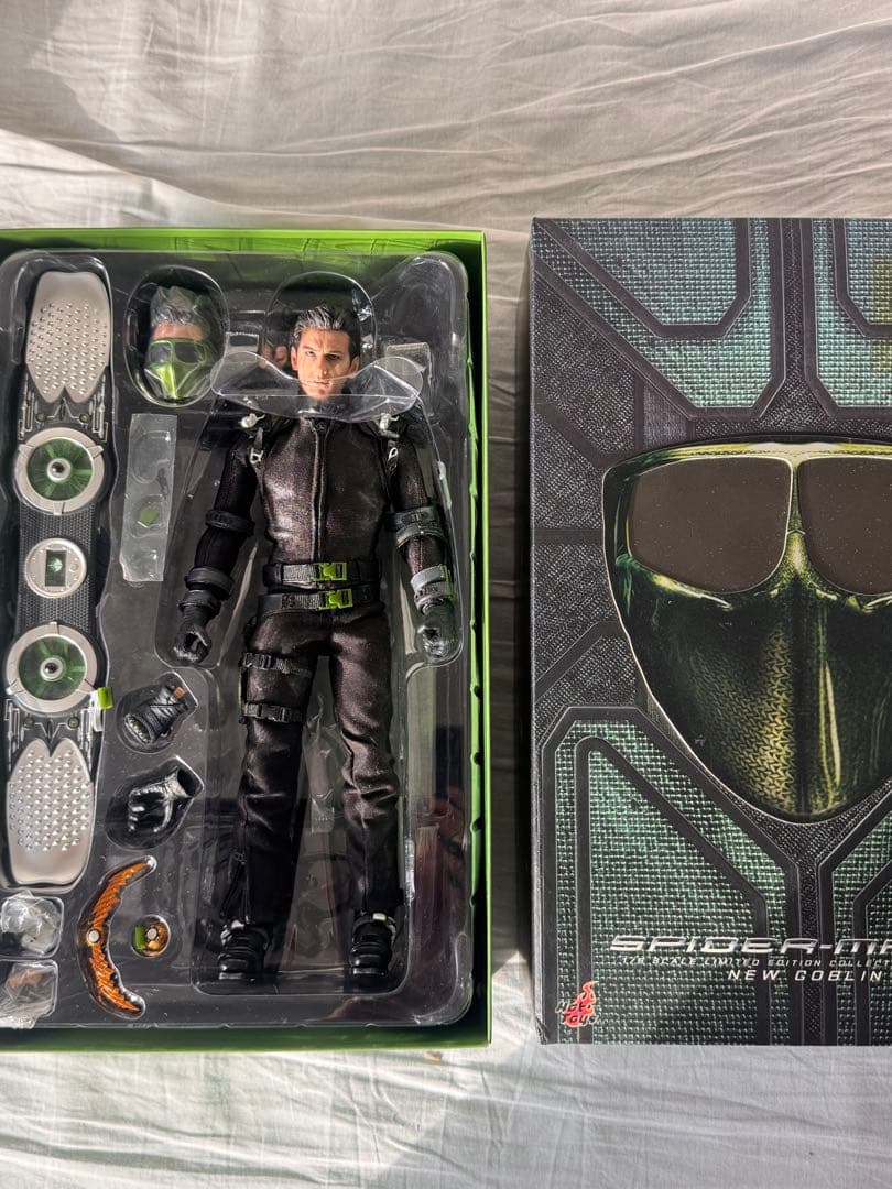 New Goblin フィギュア 約30cm