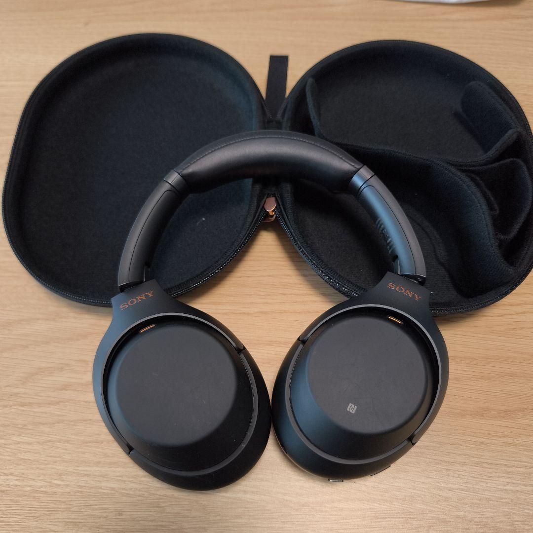 SONY ワイヤレスヘッドホン ケース付き wh-1000xm3