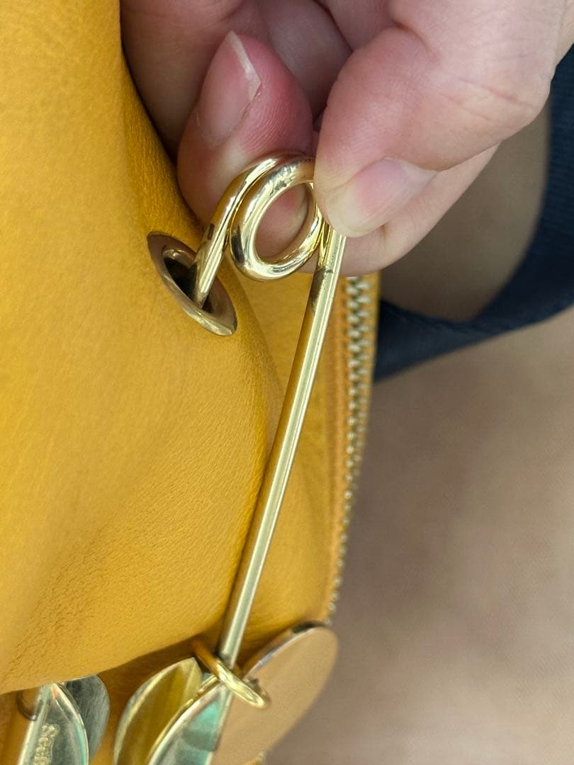 シーバイクロエ イエローボディバッグ