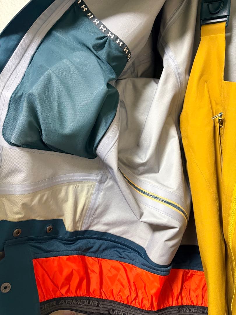 【日本未発売】アンダーアーマー ゴアテックス スキーウェアサイズSM