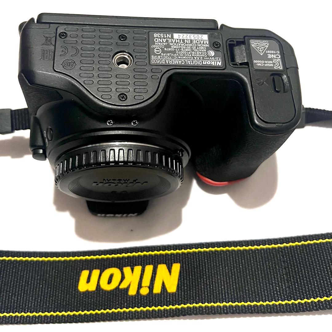 【未使用に近い】 D5600 ダブルズームキット 撮影280回 カメラバック付