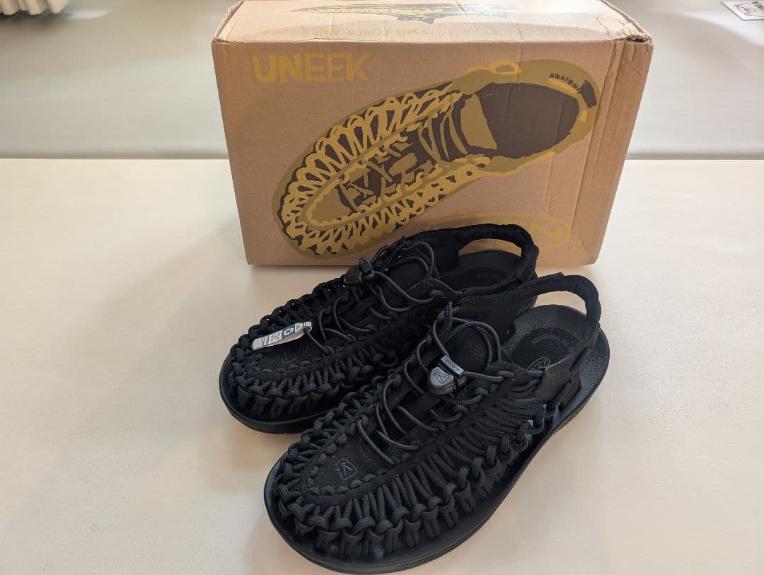 keen ユニークサンダル　25.5cm