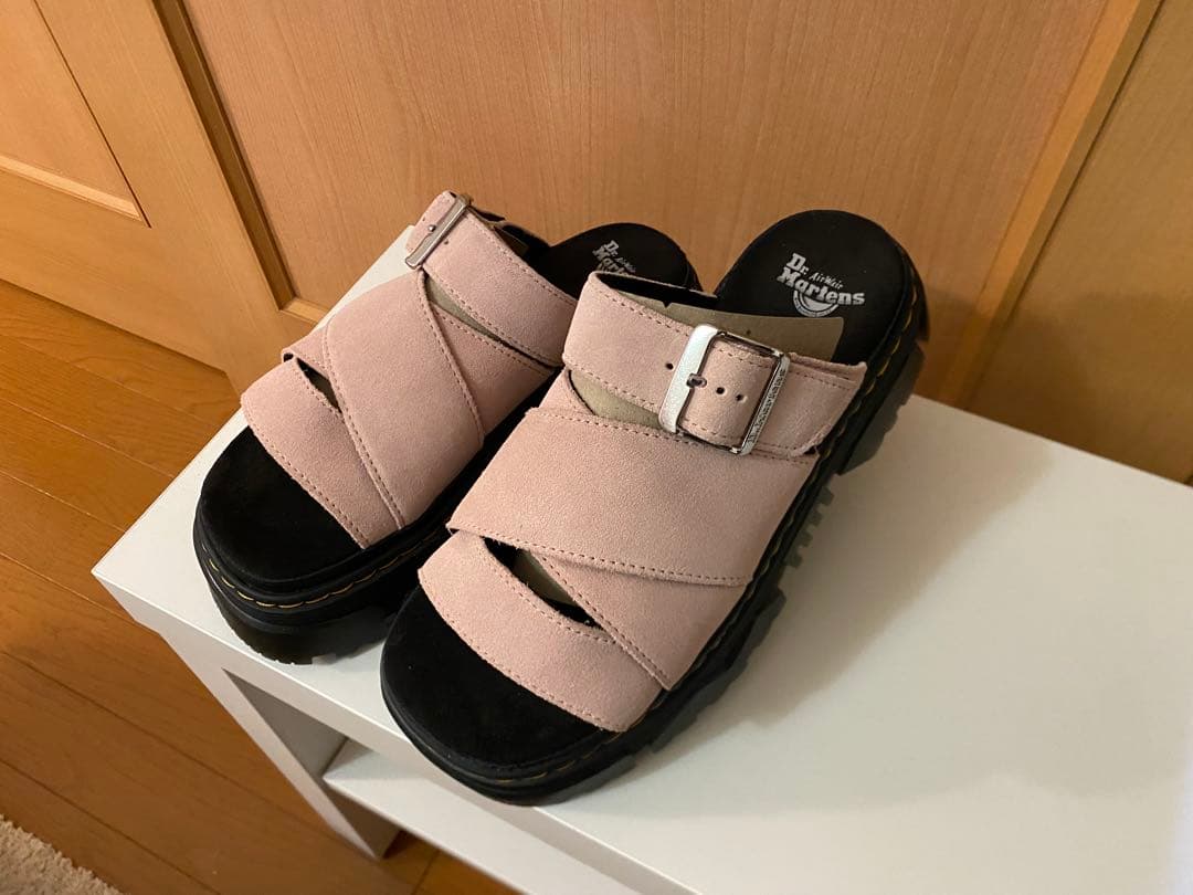 Dr. Martens ピンク 厚底サンダル