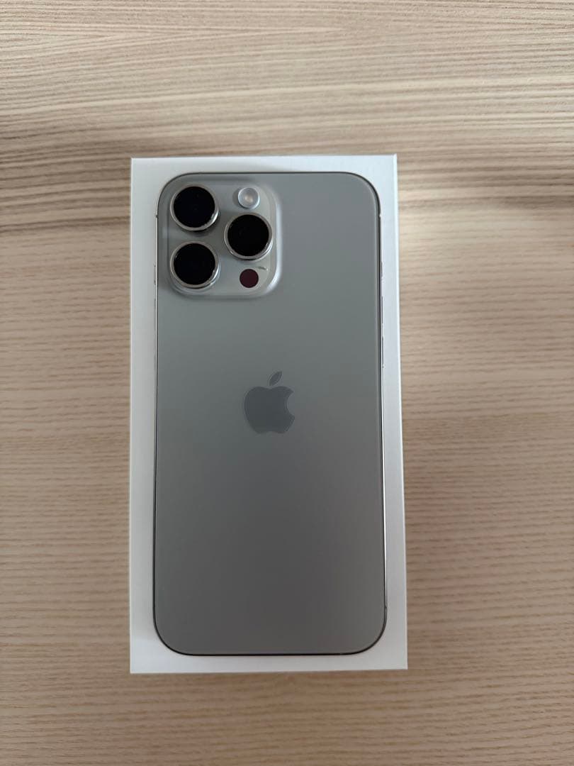 iPhone16ProMax（ナチュラルチタニウム・SIMフリー・256GB）