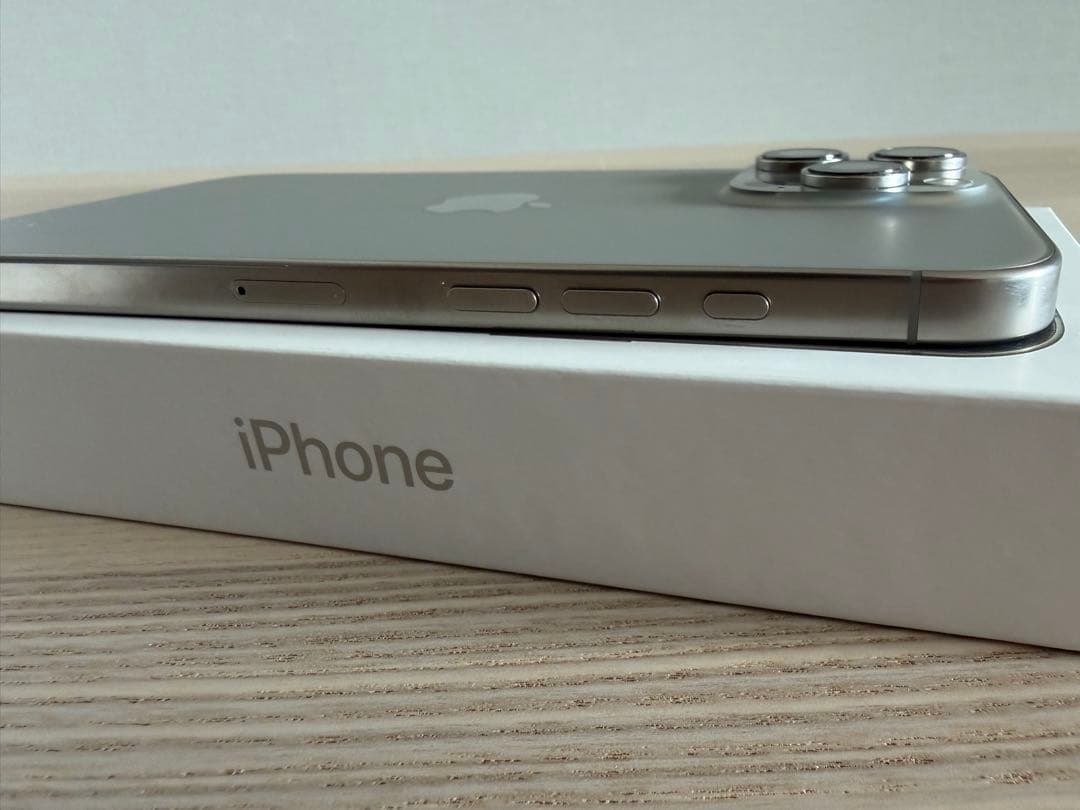 iPhone16ProMax（ナチュラルチタニウム・SIMフリー・256GB）