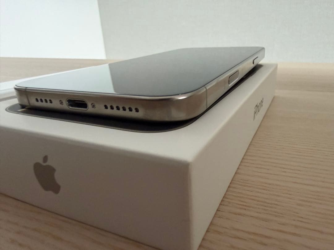 iPhone16ProMax（ナチュラルチタニウム・SIMフリー・256GB）