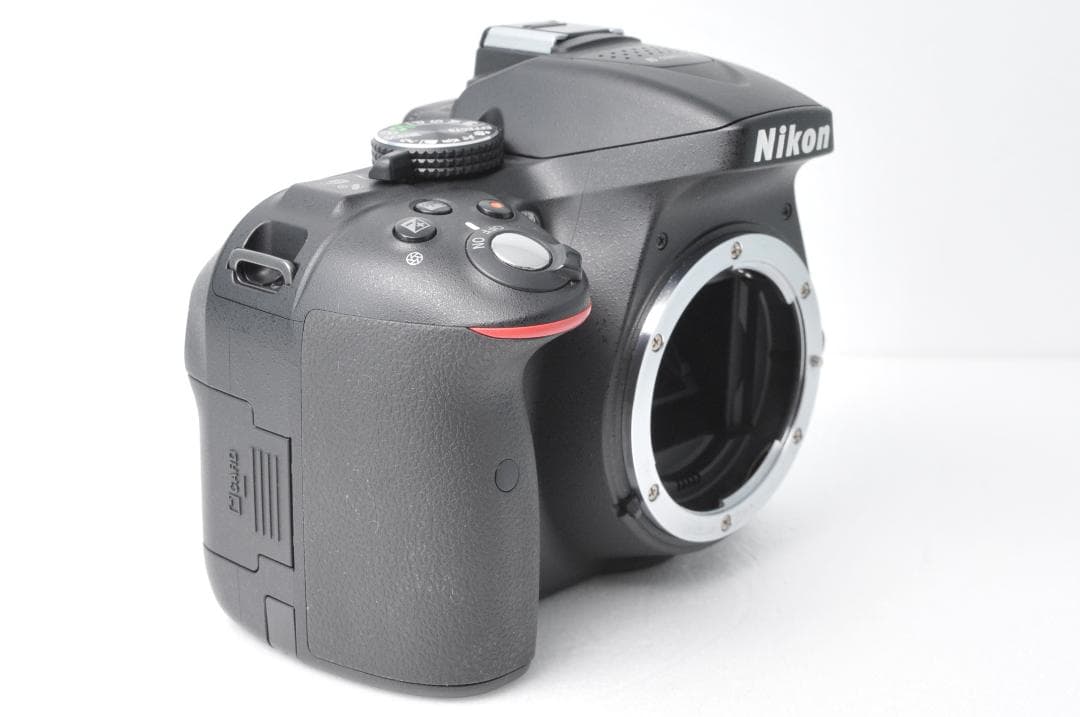シャッター数新品級❣️美品 Nikon D5300⭐️Wi-Fi ダブルレンズ