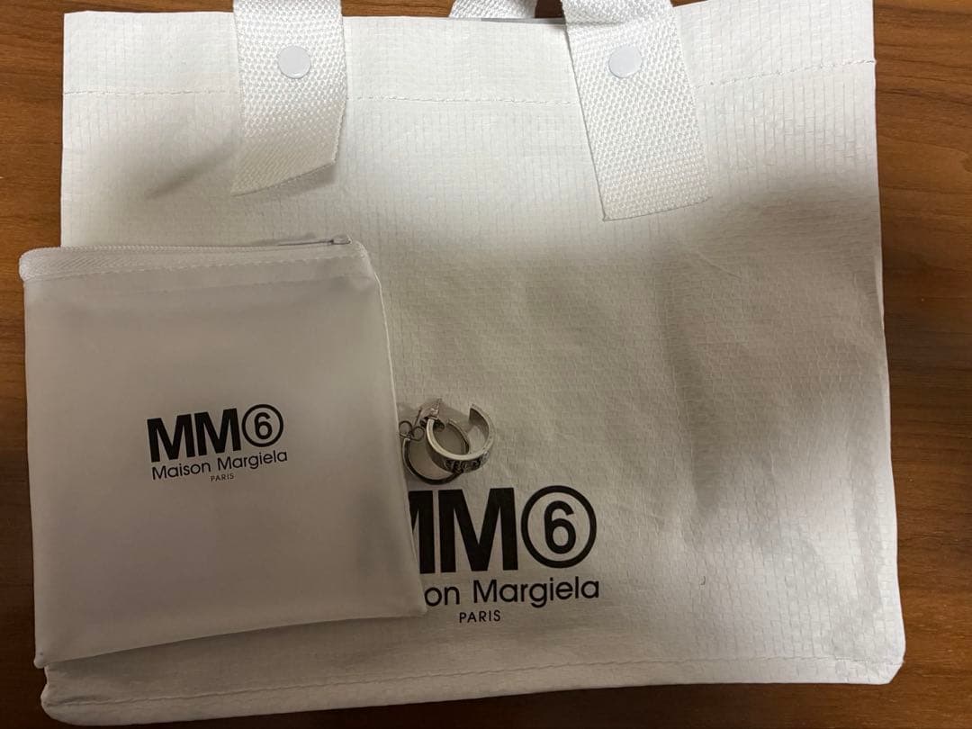 MM6 Maison Margiela　Numeric フープピアス