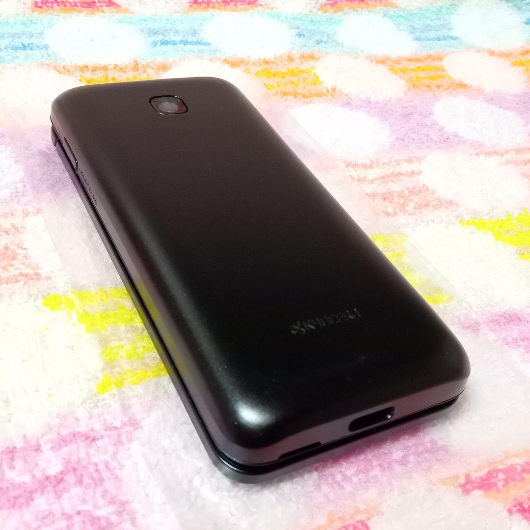 KYF42 GRATINA black 充電器セット 安心のメルカリ便 匿名配送