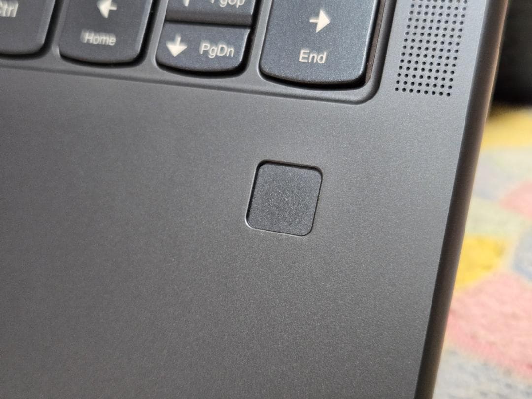 Lenovo Yoga6 Gen8 13.3型(AMD)