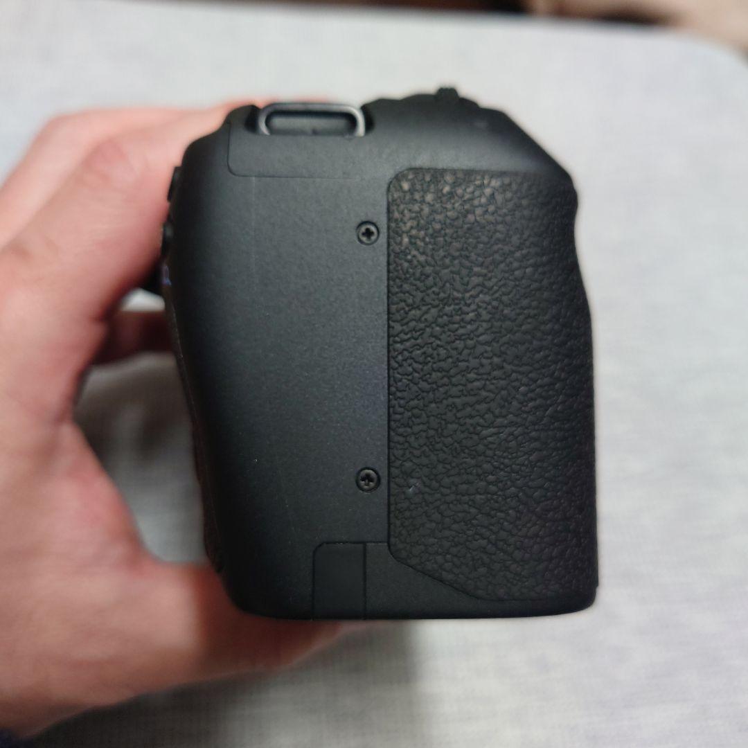 Canon EOS RP 本体と付属品