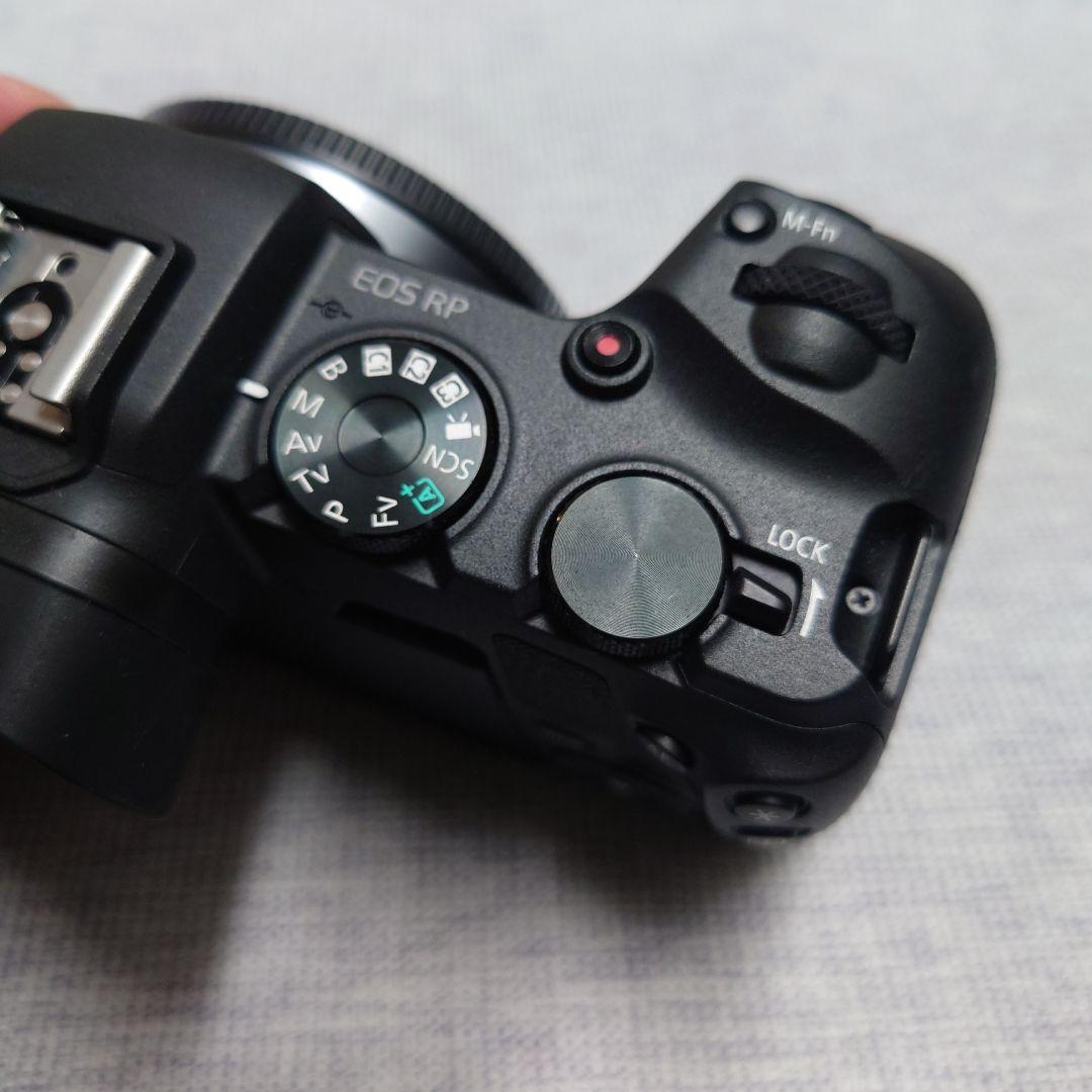 Canon EOS RP 本体と付属品