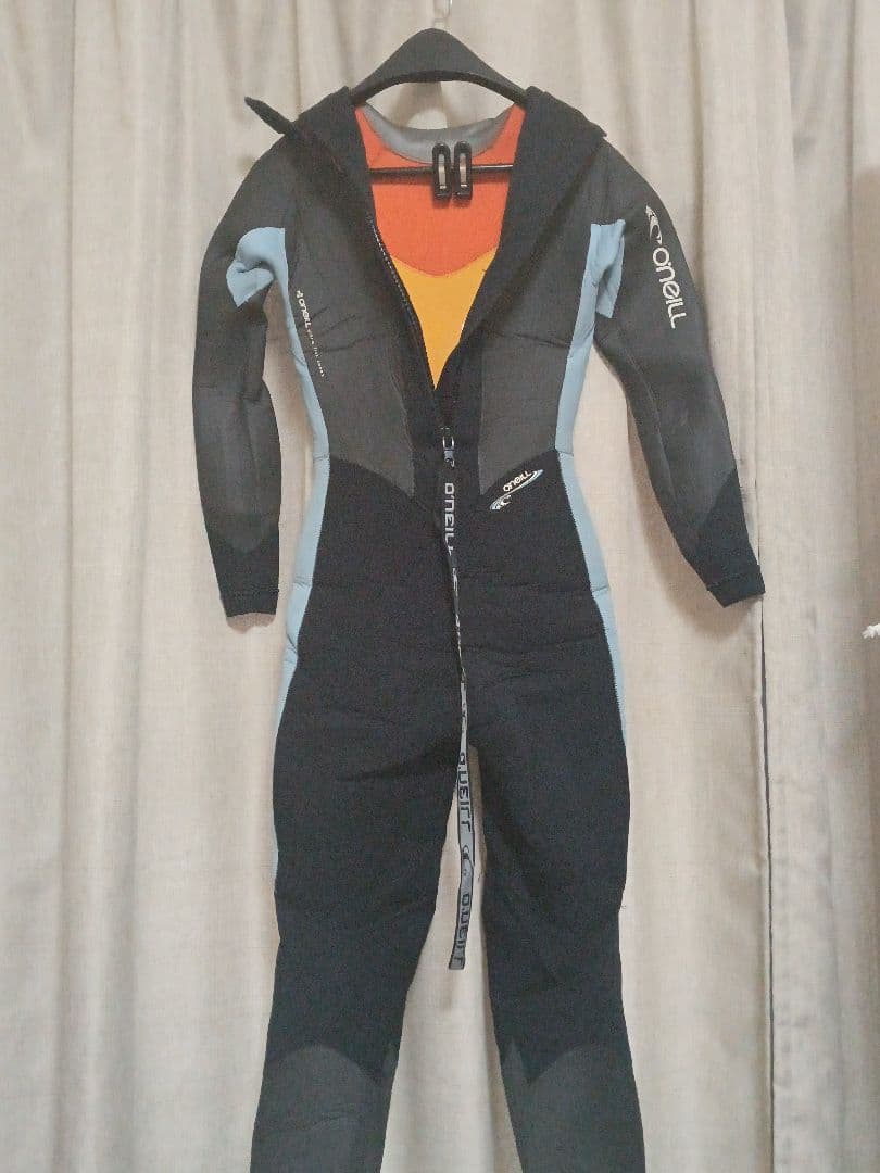 【オニール 】ほぼ新品！送料込み！女性用 セミドライ冬用 ５×3mm