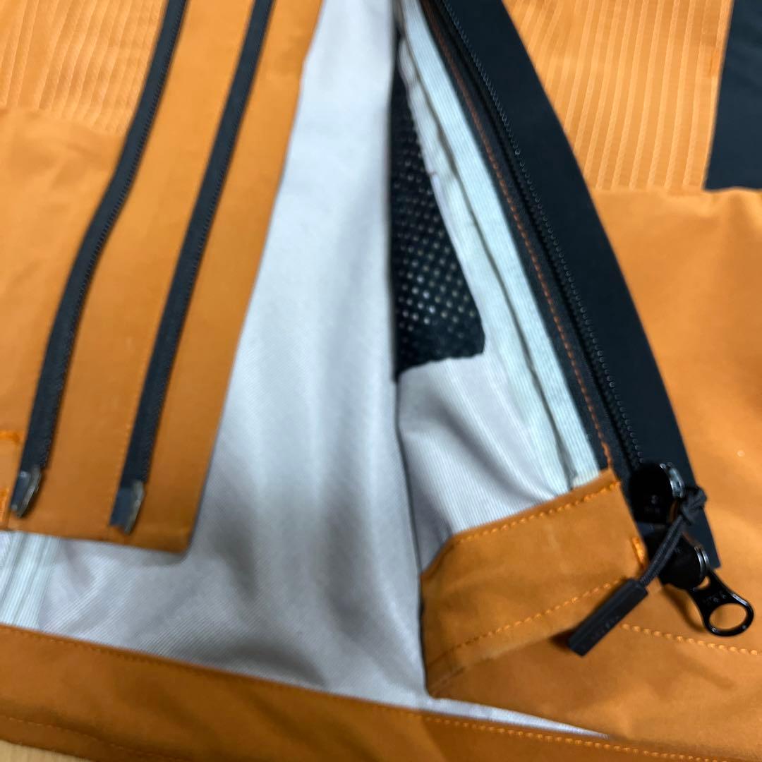 週末値下げ！初秋スキー　DESCENTE ハードシェルジャケット