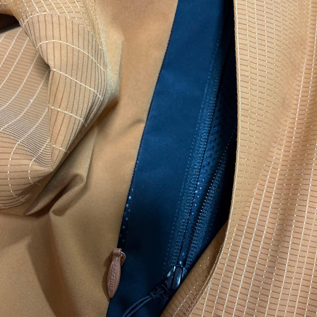 週末値下げ！初秋スキー　DESCENTE ハードシェルジャケット