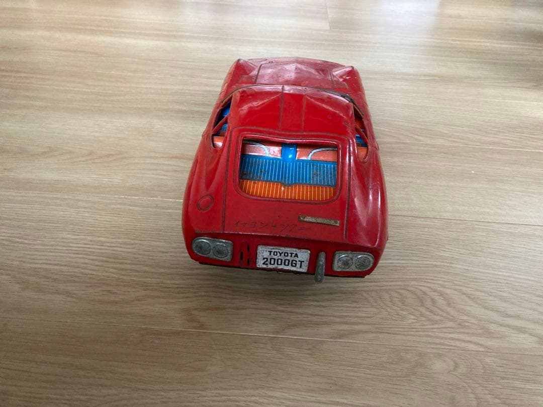 ブリキ　トヨタ2000GT ブリキ