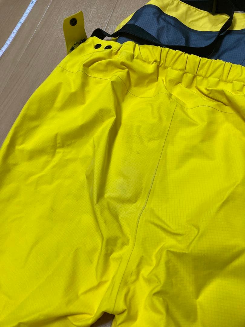 The North Face Summit Series ビブパンツイエロー