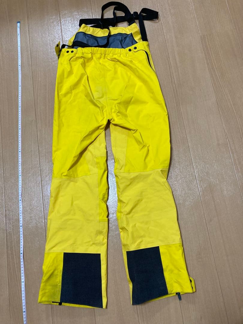 The North Face Summit Series ビブパンツイエロー