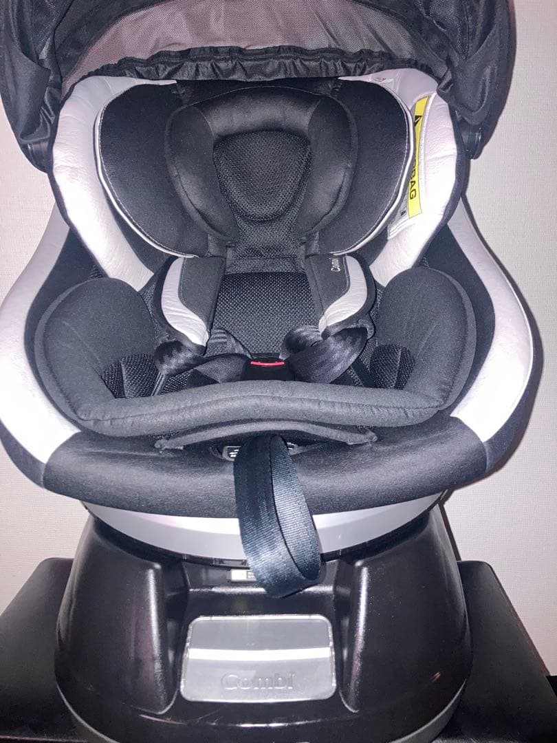 コンビ⭐️ネルーム【高級】エッグショック クリーニング済みチャイルドシート