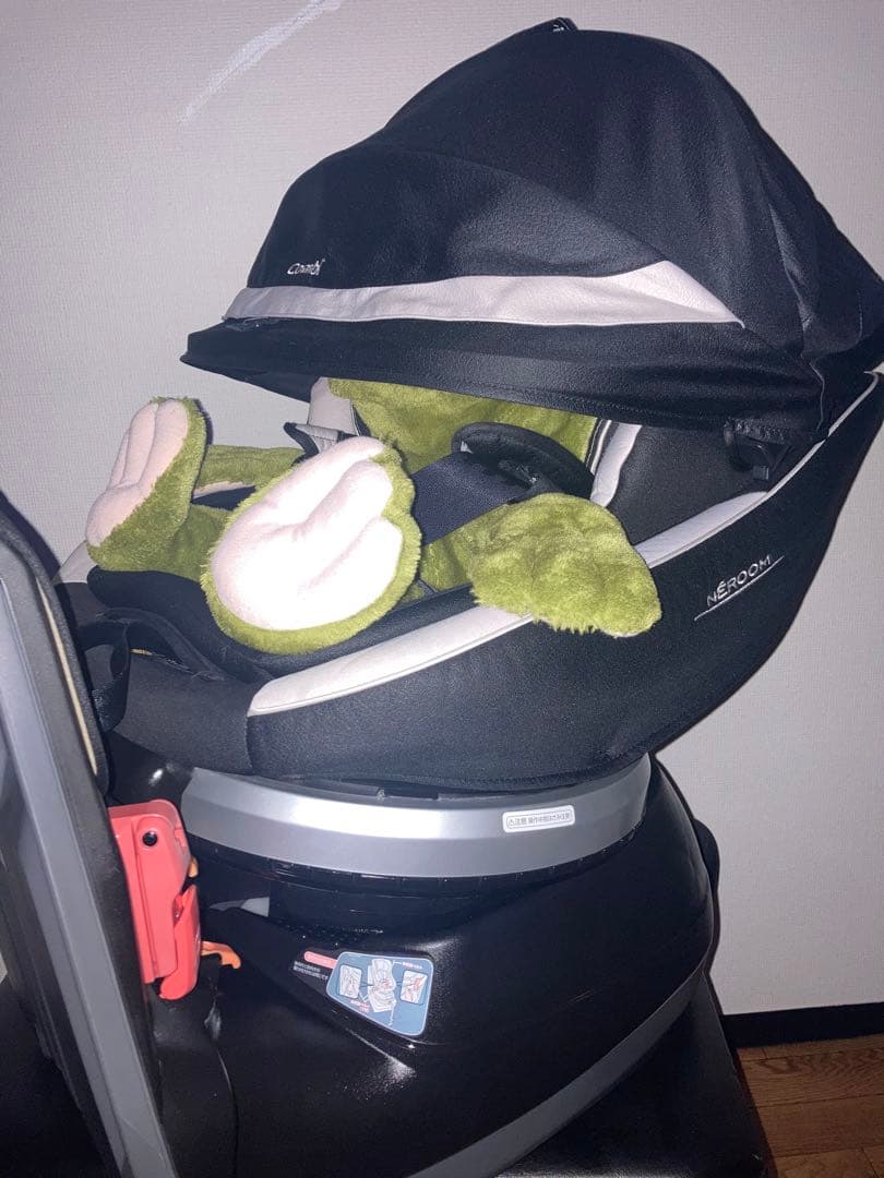 コンビ⭐️ネルーム【高級】エッグショック クリーニング済みチャイルドシート