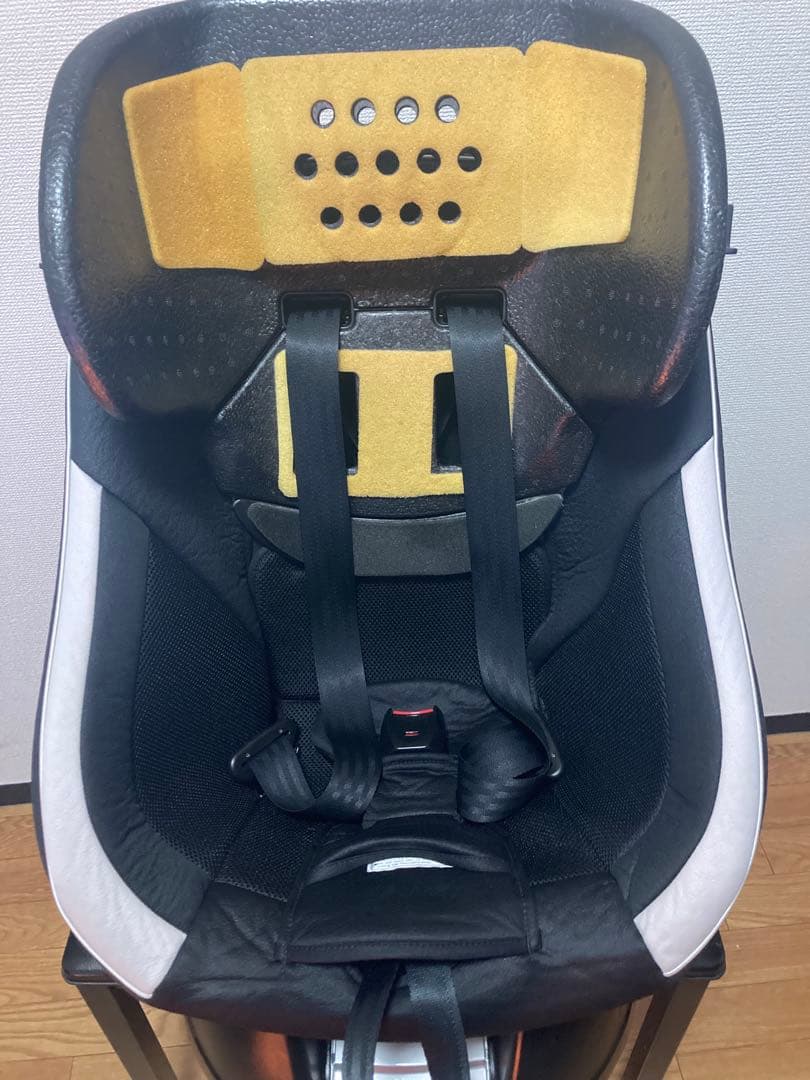 コンビ⭐️ネルーム【高級】エッグショック クリーニング済みチャイルドシート