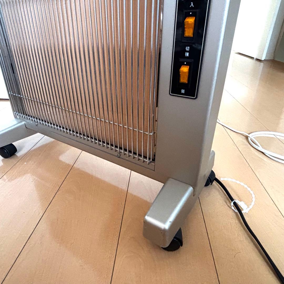 サンルミエ キュート　遠赤外線　E800LS　日本製　キャスター