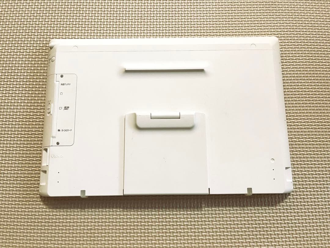 ポータブル地上デジタルテレビ　Panasonic ビエラ　SV-ME7000