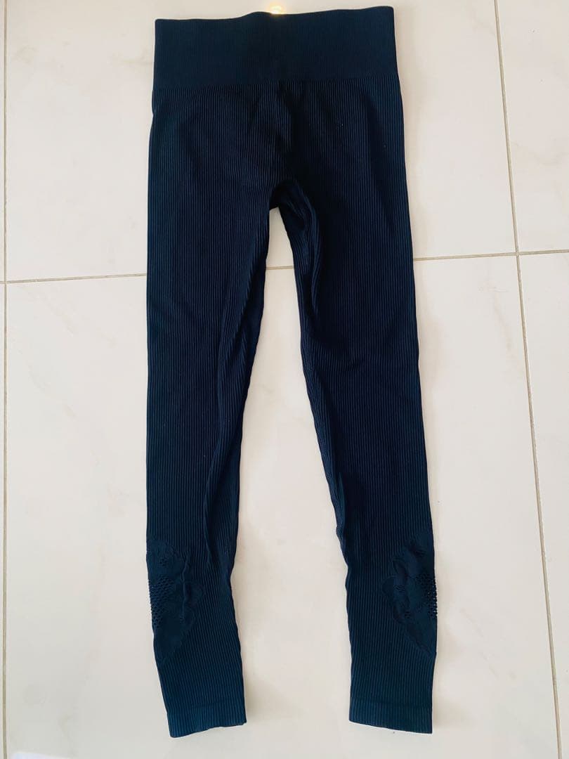 ブラック ヨガウェアセット Sサイズ