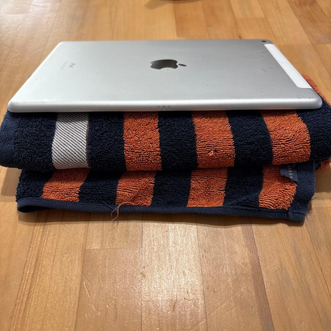 Apple iPad シルバー 本体　第9世代