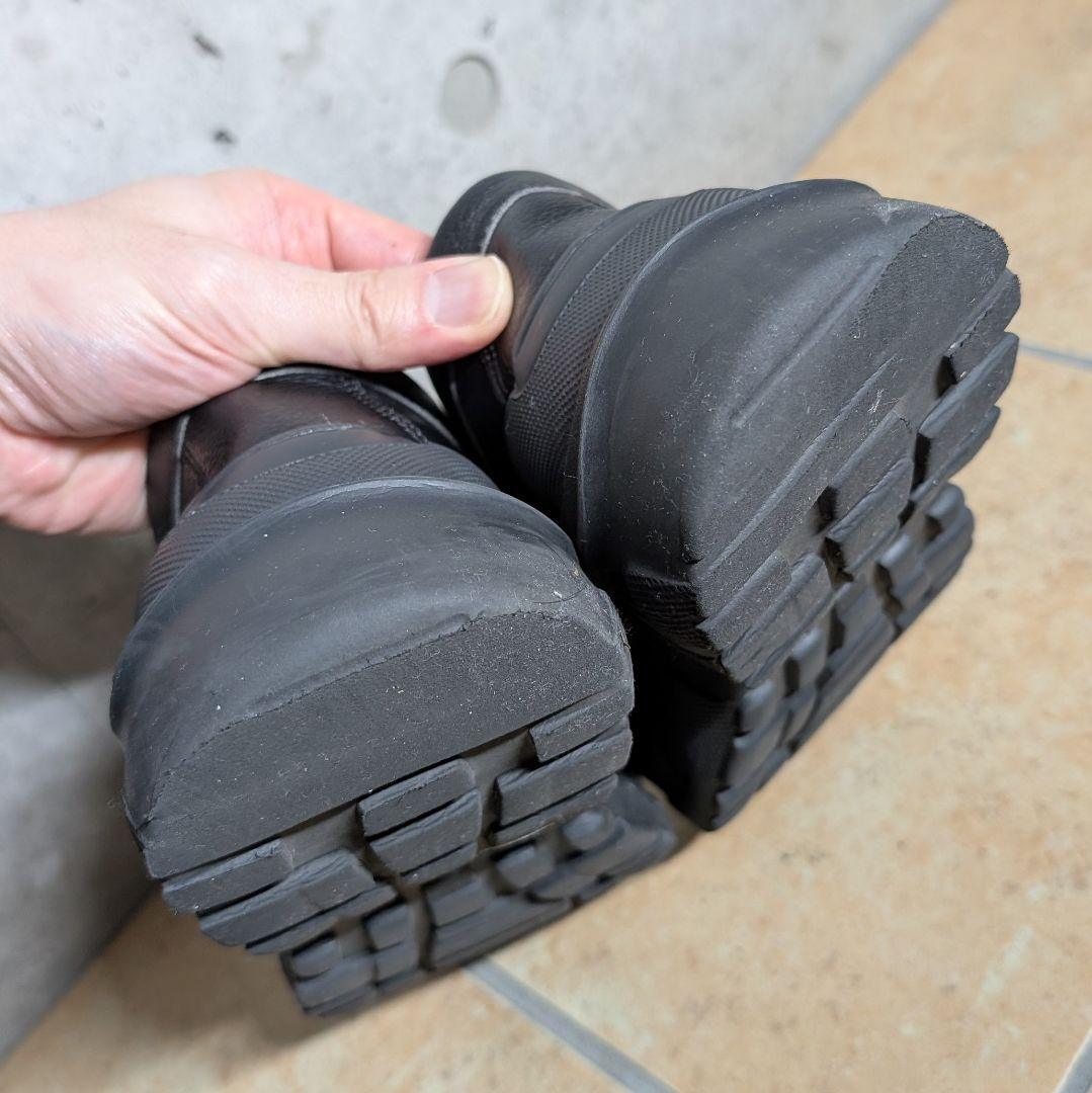 AKIKO AOKI ローファースニーカー 型押しレザー