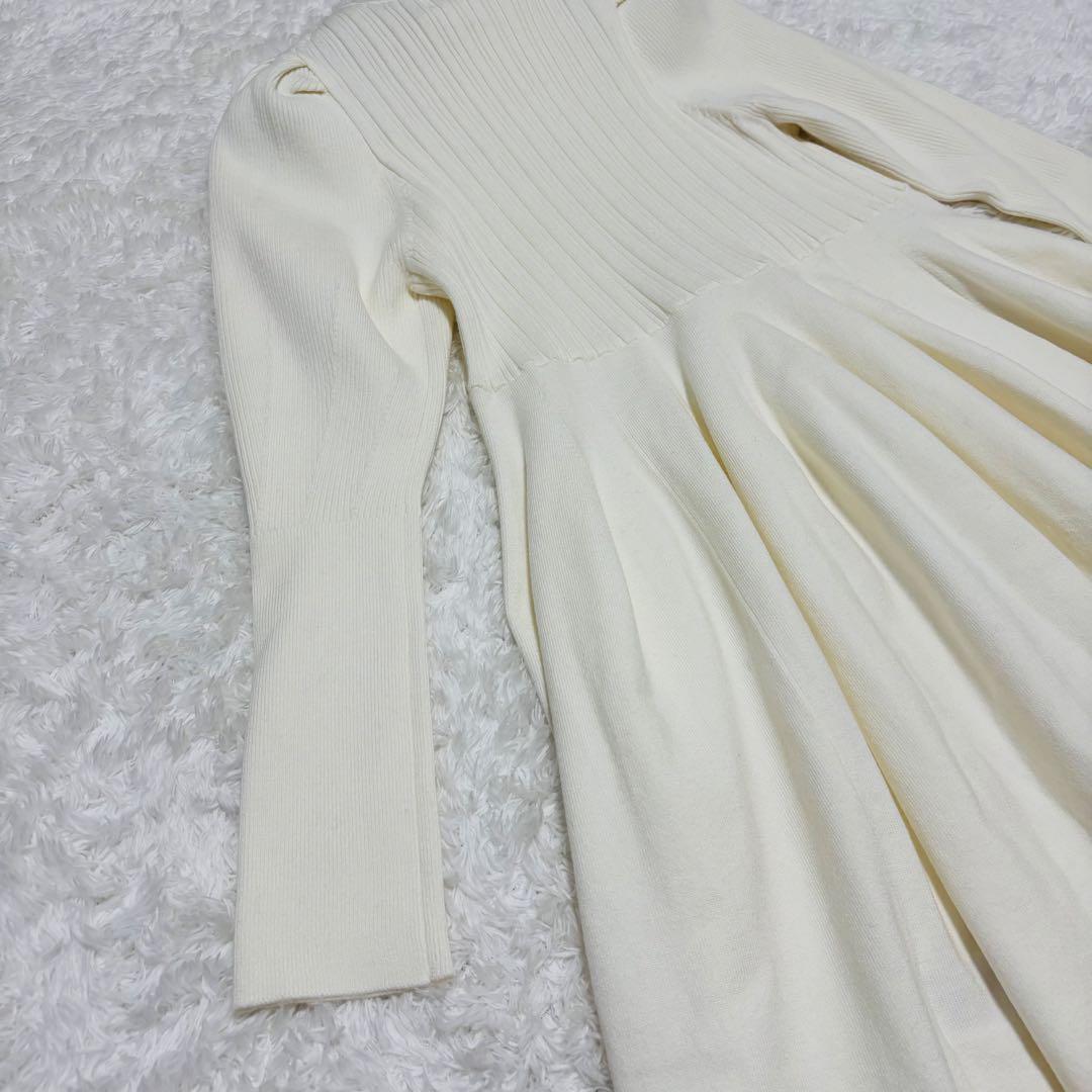 23100円未使用タグ付き　ラブティックボンボンパワショルロングニットワンピース