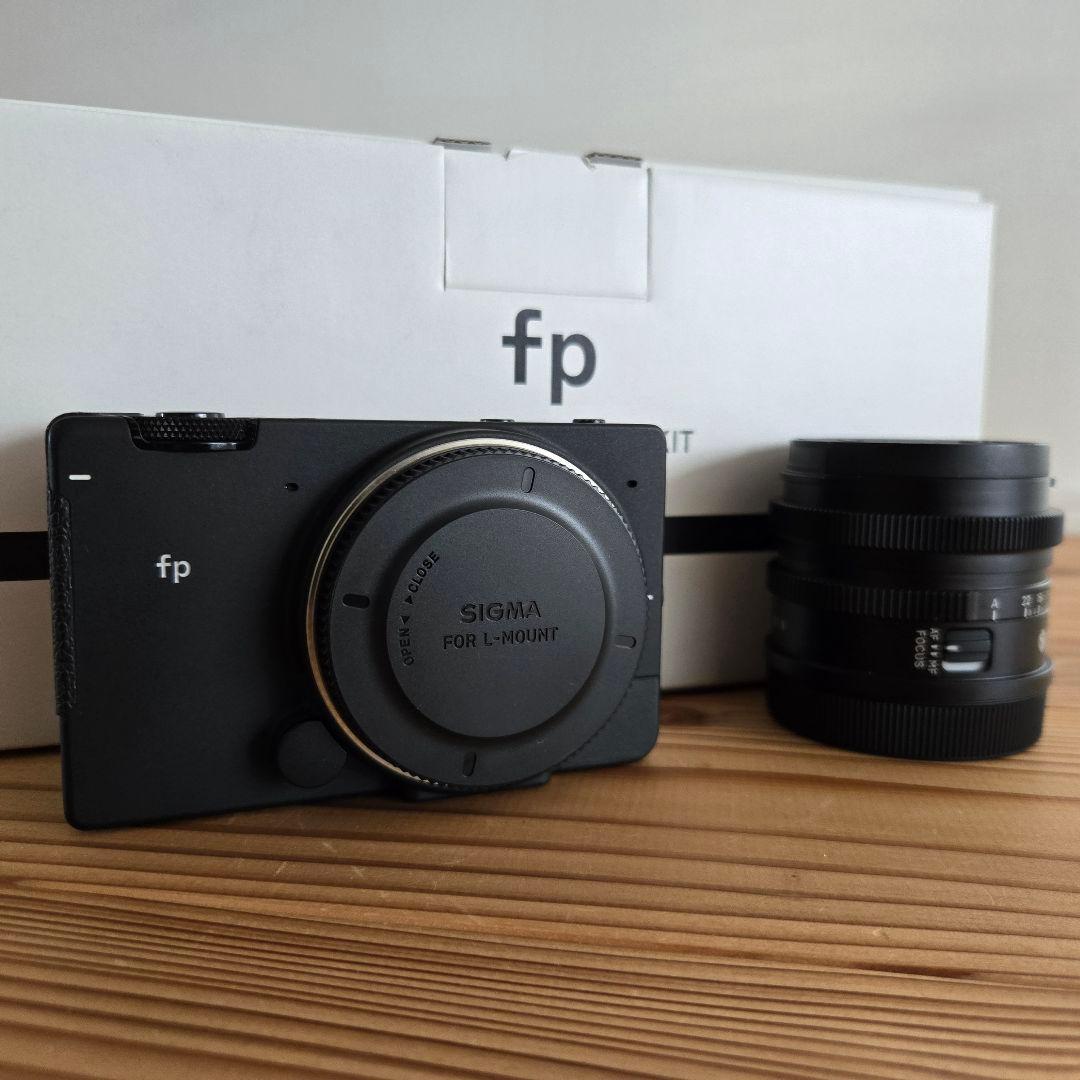 SIGMA fp ミラーレスカメラ 45mmレンズキット