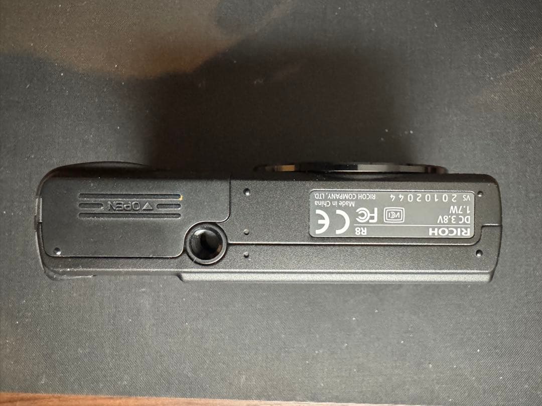 RICOH R8 コンパクトデジタルカメラ　傷なし美品