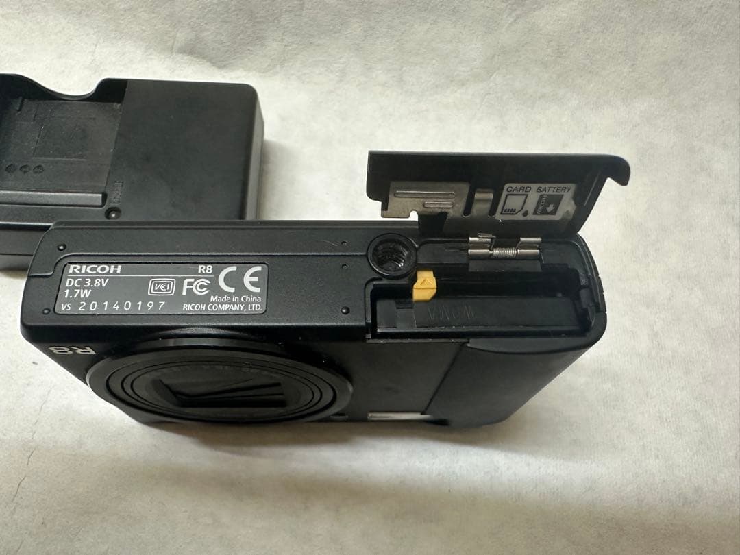 RICOH R8 リコー 動作確認済み コンパクトデジタルカメラ ブラック 黒