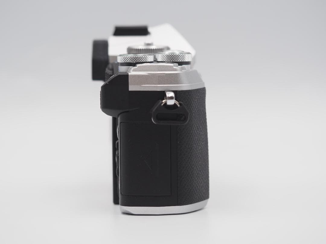 ◆値引き不可◆OLYMPUS OM-D E-M5MARKⅢ（シルバー）