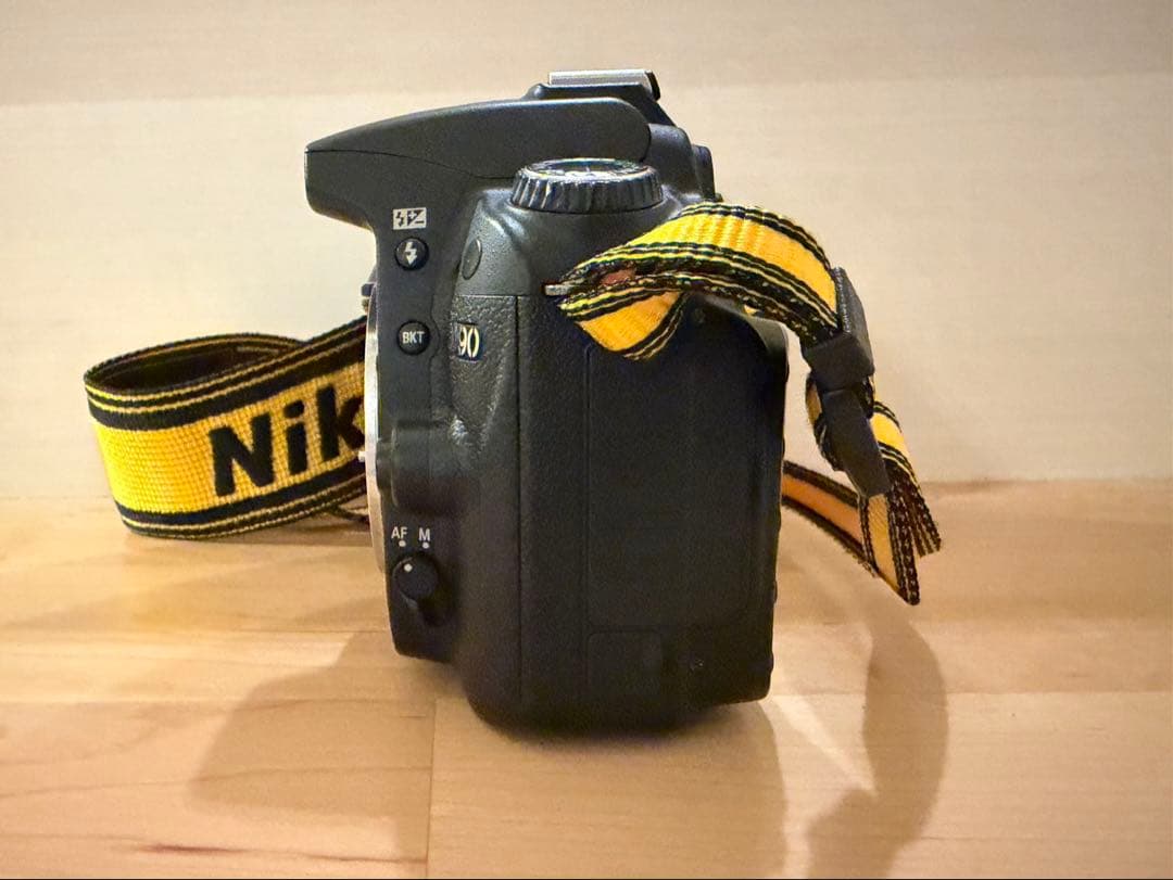 Nikon D90 デジタル一眼レフカメラ