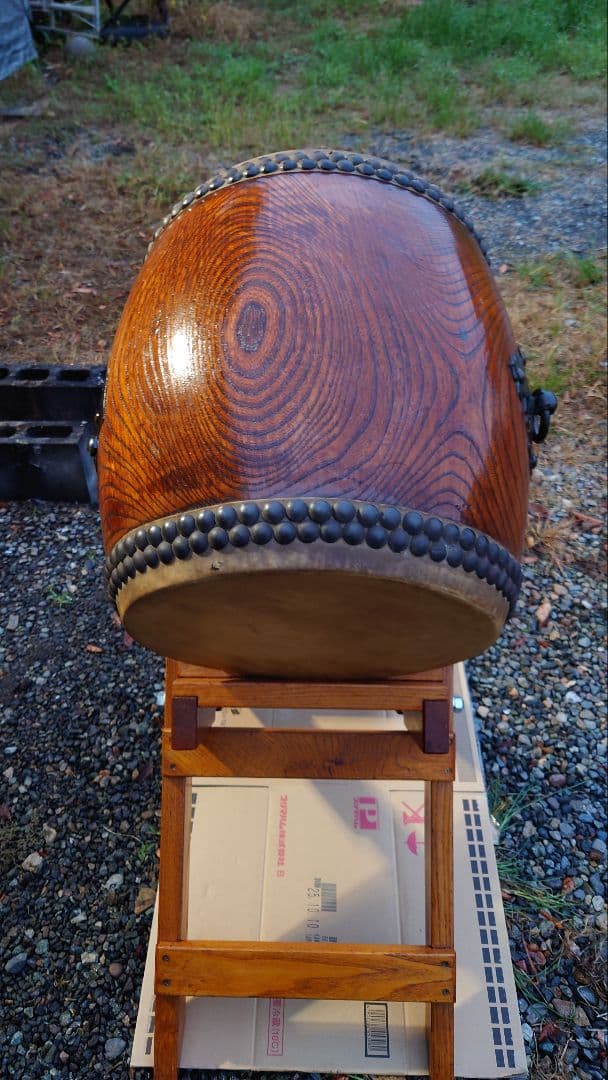 しんページ。ケヤキくり抜き和太鼓