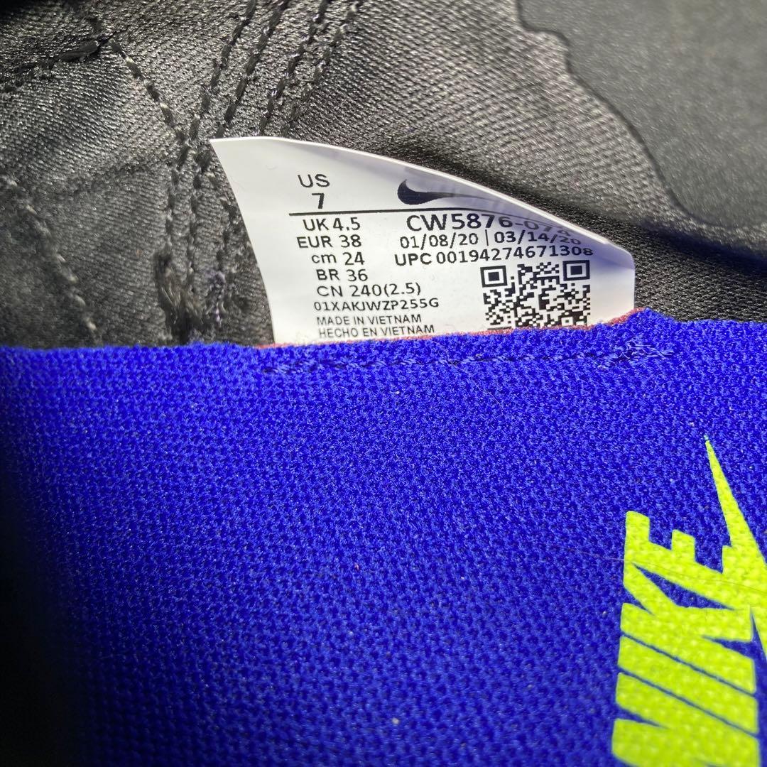 未使用 NIKE アクアリフト マルチカラー 24cm ナイキ サンダル