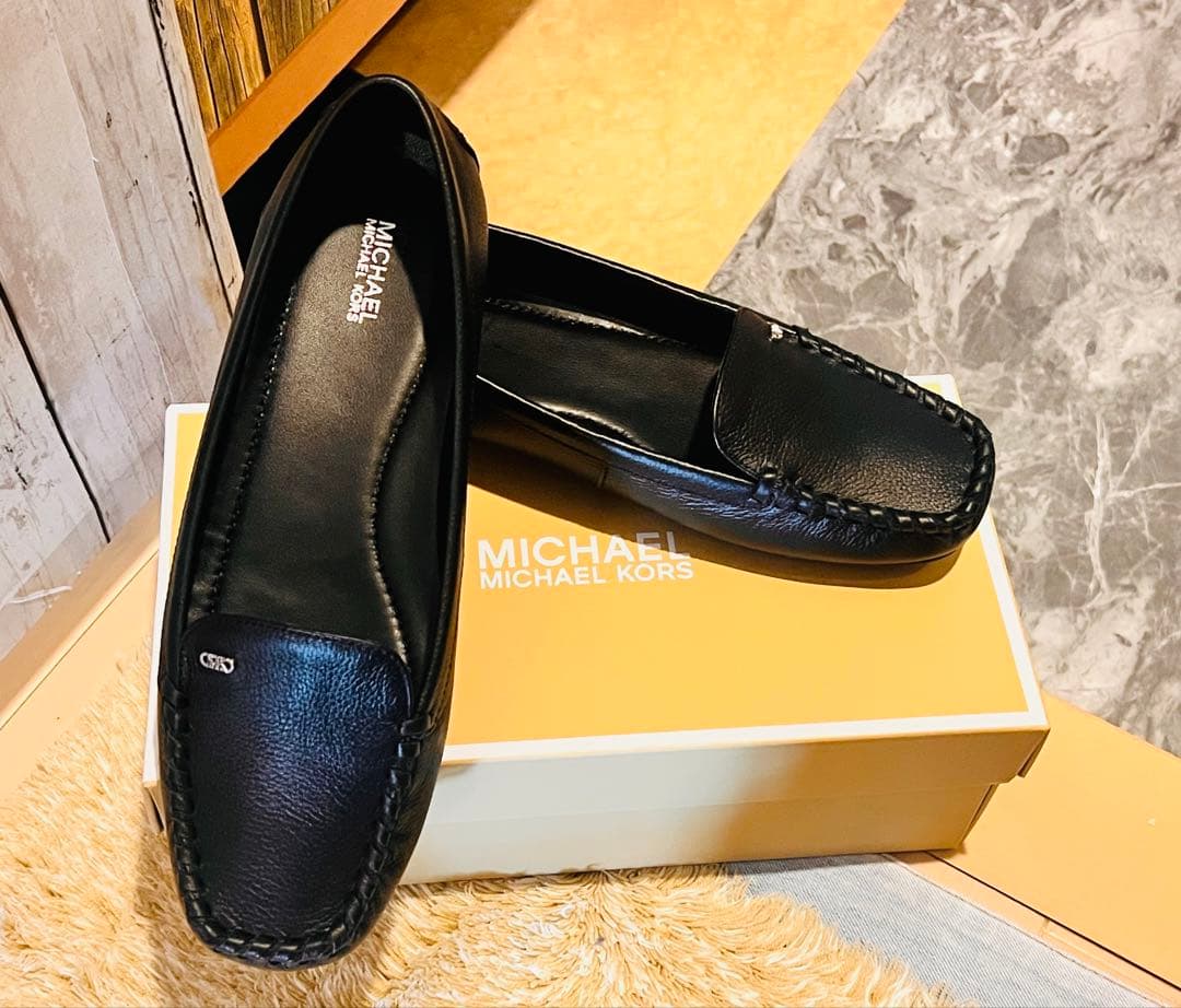 新品未使用　MICHAEL KORS ブラック モカシン