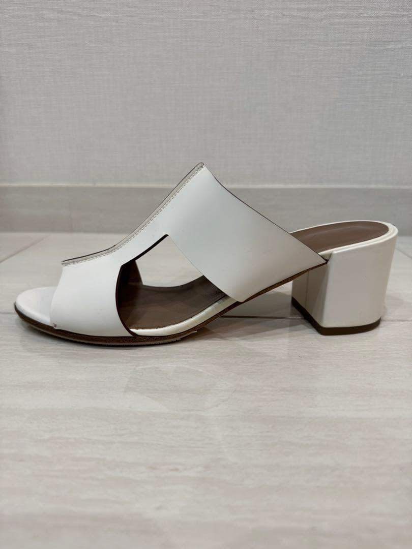 HERMES エルメス　サンダル　ミュール　ホワイト