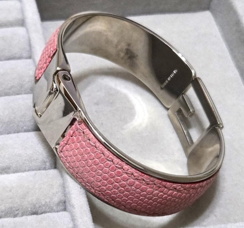 GUCCI グッチ ピンクレザー　Gロゴ　バングル　41337