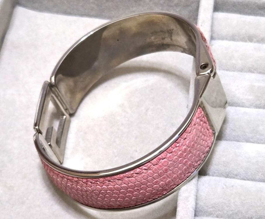 GUCCI グッチ ピンクレザー　Gロゴ　バングル　41337