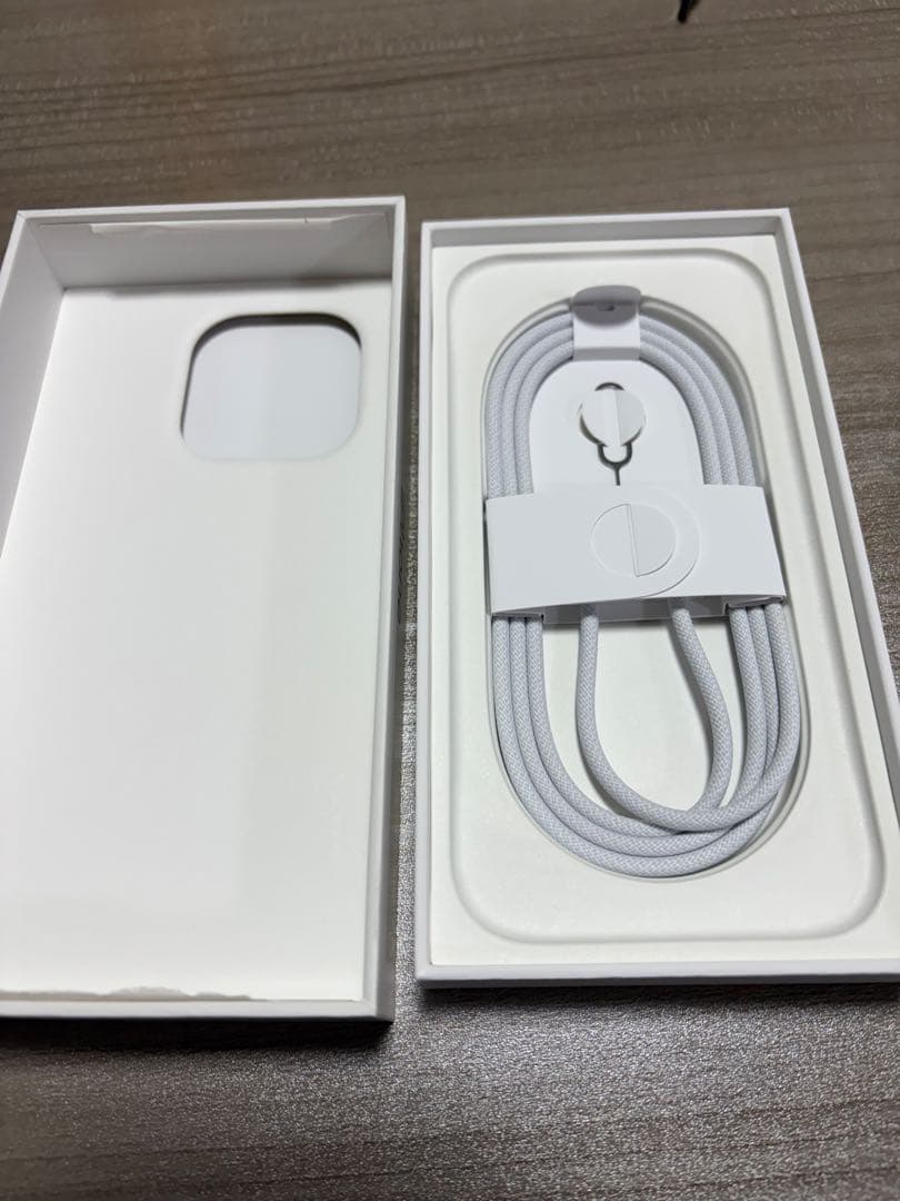 Apple iPhone 16 Pro ホワイトチタニウム 256G