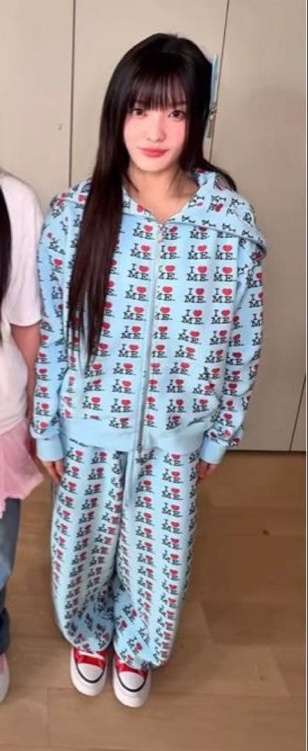 Ashley Williams i hart me スウェット パーカー