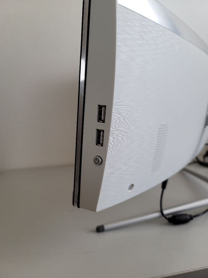 美品　Skynew 一体型PC i7-8565U/16GB/SSD 256GB