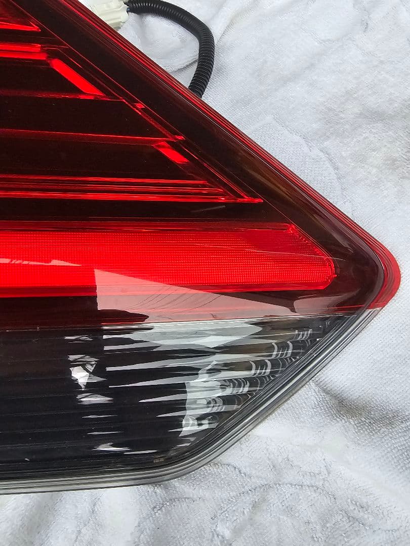 エクストレイルT32 後期テールランプR（運転席側）セット