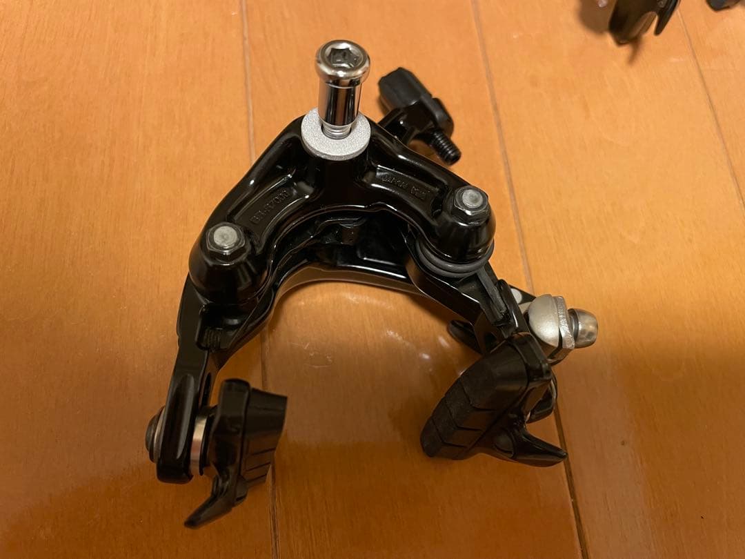 使用1回のみ★シマノ 105 キャリパーブレーキ BR-R7000 シュー新品