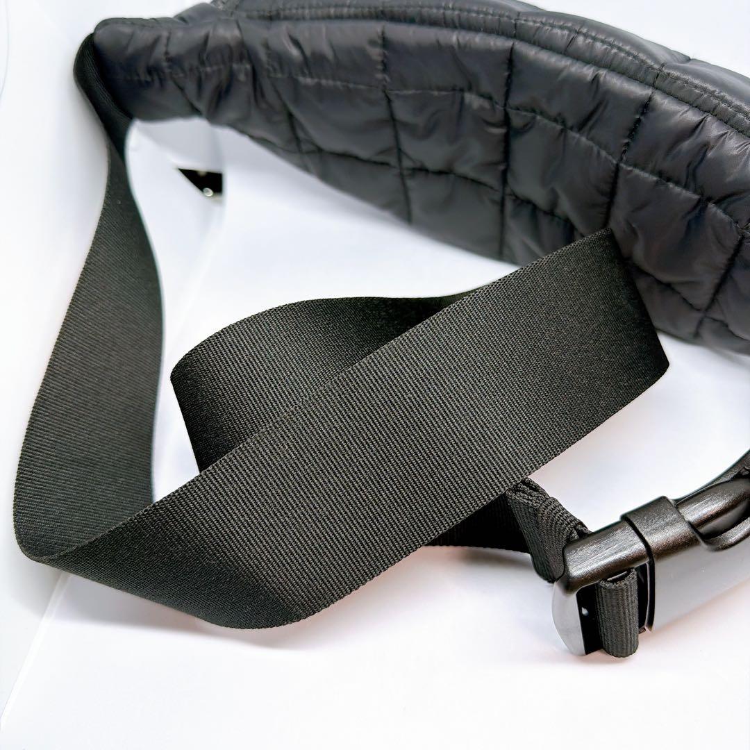 UGG アグ ナイロン キルティング ボディバッグ ショルダーバッグ