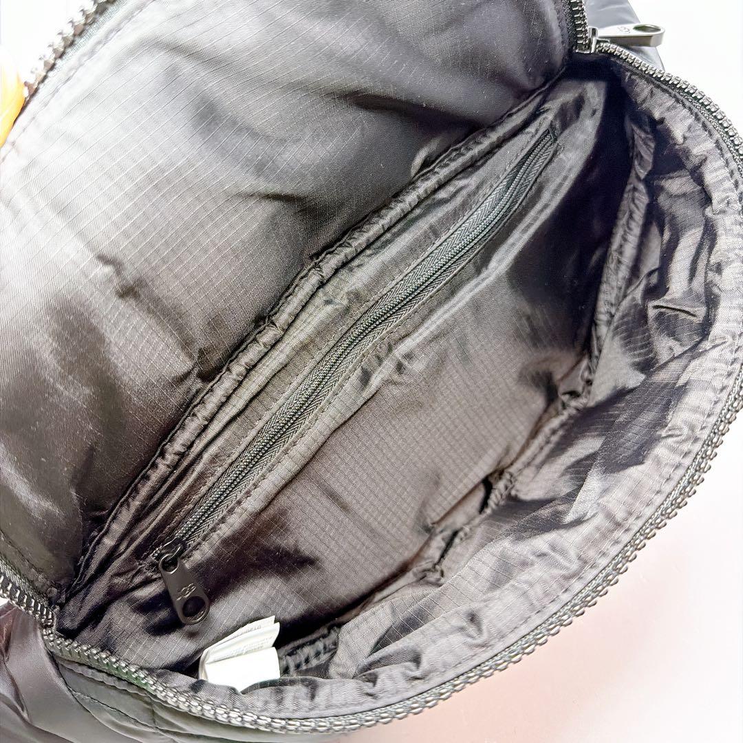 UGG アグ ナイロン キルティング ボディバッグ ショルダーバッグ