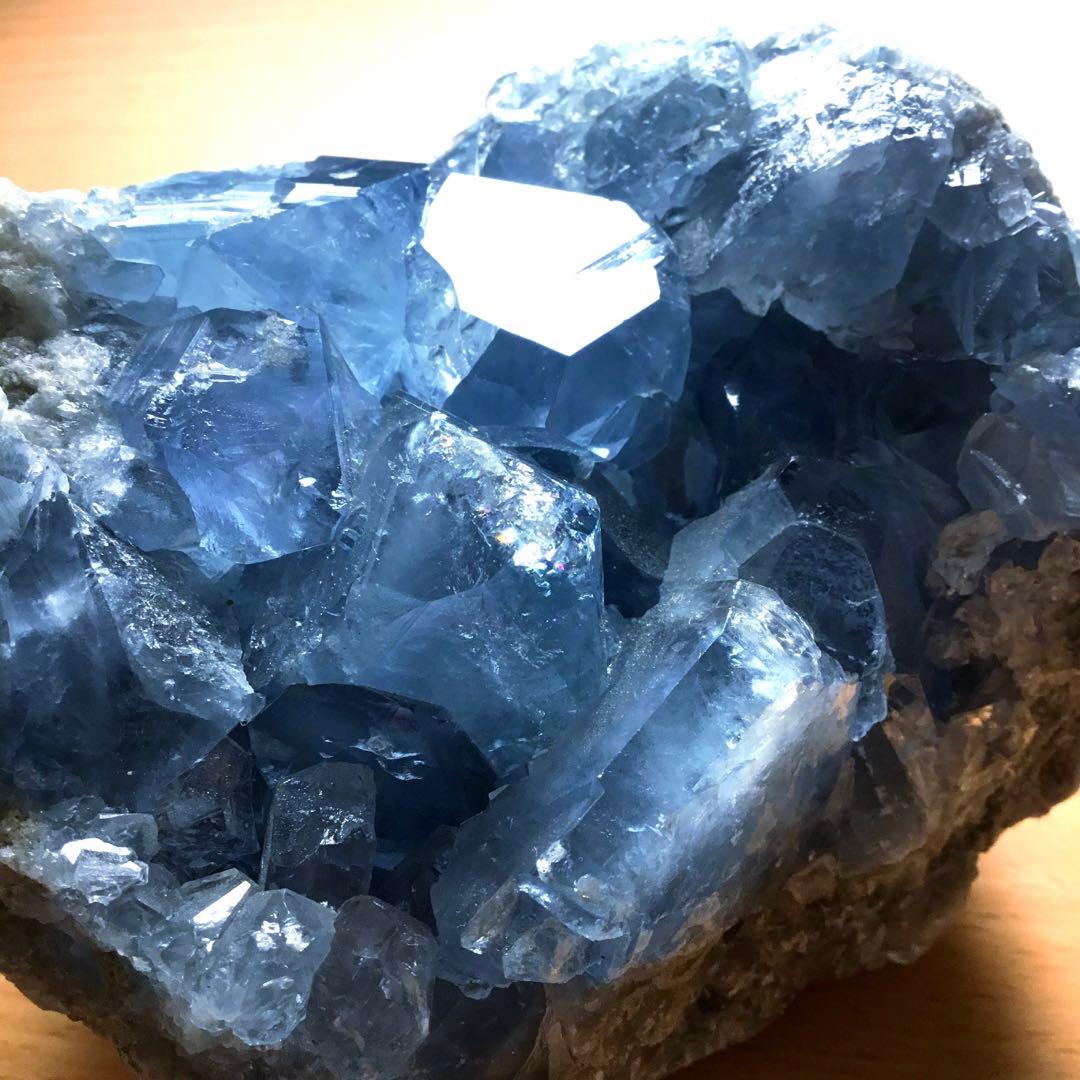 セレスタイト(天青石)クラスター原石　マダガスカル産　浄化　ヒーリング効果　置物